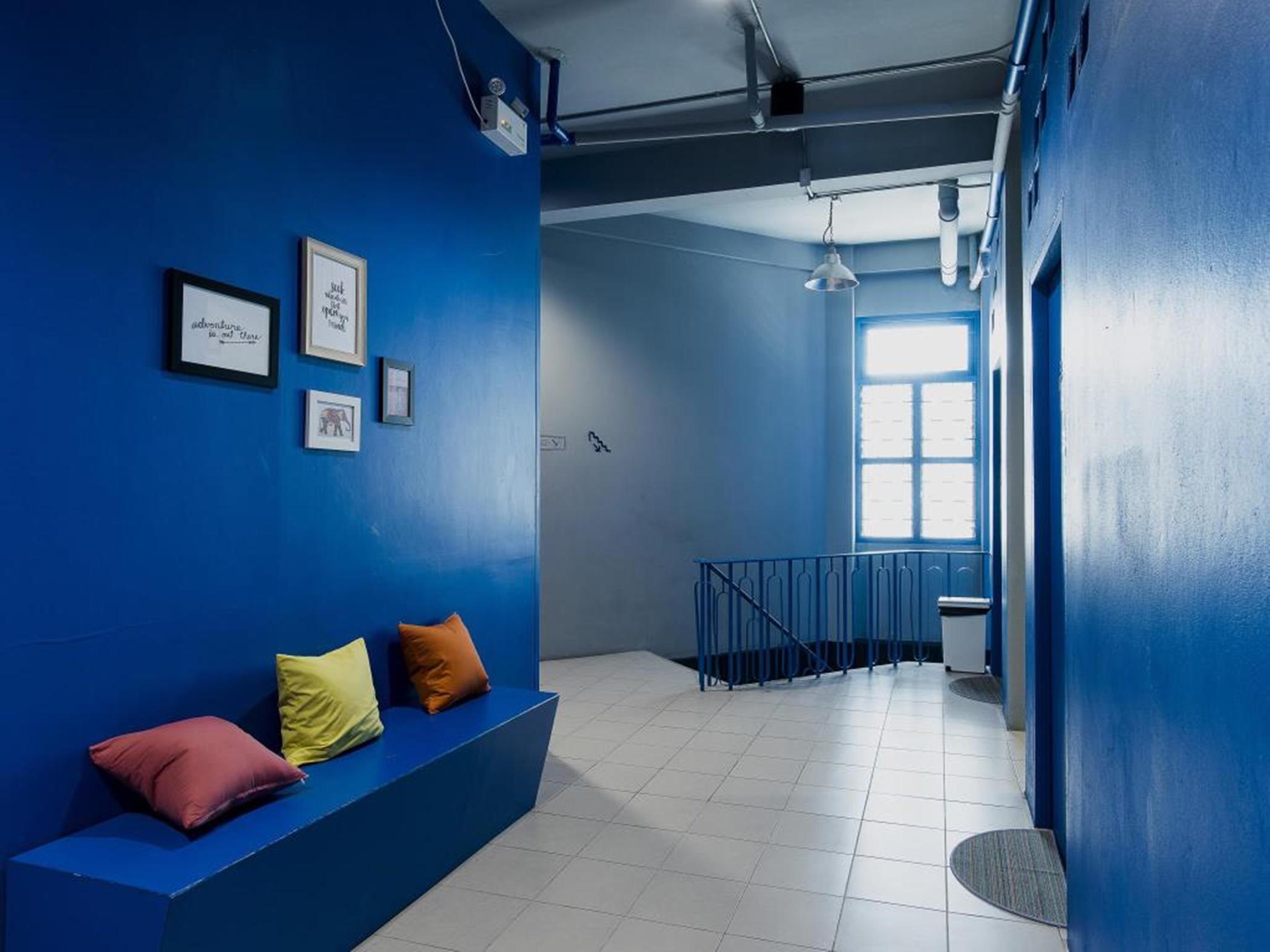 Loftel Station Hostel Bangkok Exteriör bild